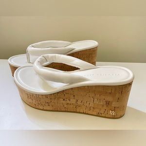 veronica beard gabby platform wedge thong sandal white 7M New no box